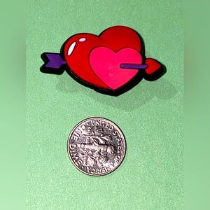 (10 for $15) Arrow crossing 2 Hearts in Love Valentines Love Crocs Shoes Charms